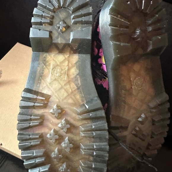 Dr. Martens Floral Combat Boots - Picture 2 of 5